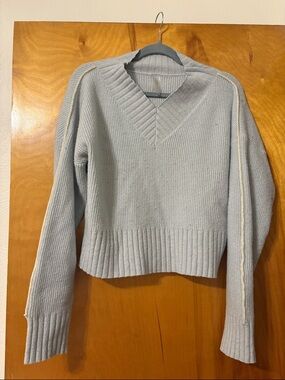 Rhône Size Small Light Blue V‑Neck Ribbed Women's Sweater